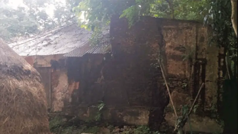 বাইসাইকেলে বিশ্বভ্রমণকারী রামনাথ বিশ্বাসের বাড়ি দখলদারদের কবলে বাইসাইকেলে বিশ্বভ্রমণকারী রামনাথ বিশ্বাসের বাড়ি দখলদারদের কবলে