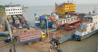 ঘাটে এখন আর দিনের পর দিন আটকে থাকতে হয় না