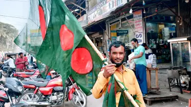 লাল-সবুজের ফেরিওয়ালা খলিল