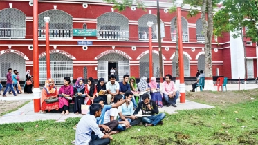 বিএম কলেজের চিকিৎসা কেন্দ্র বন্ধ, সেবা বঞ্চিত শিক্ষার্থীরা