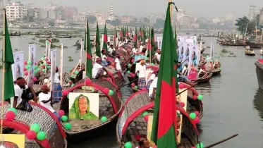 ৭৬ নৌকা সাজিয়ে বুড়িগঙ্গায় প্রধানমন্ত্রীর  জন্মদিন পালন 