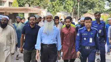 ভাসানী বিশ্ববিদ্যালয়ের অবরুদ্ধ ভিসিকে উদ্ধার করলেন শিক্ষার্থীরা 