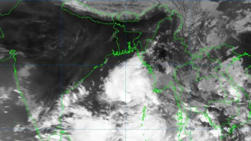 লঘুচাপটি রুপ নিয়েছে নিম্নচাপে, সমুদ্রবন্দরে সতর্ক সংকেত