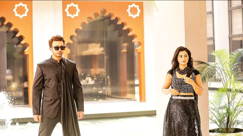 একসঙ্গে শুটিং করলেও কেউ কারও সঙ্গে কথা বলেননি একসঙ্গে শুটিং করলেও কেউ কারও সঙ্গে কথা বলেননি