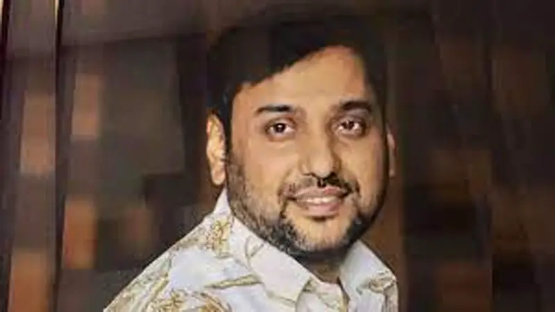 বিএসএমএমইউয়ে ভর্তি সম্রাট বিএসএমএমইউয়ে ভর্তি সম্রাট