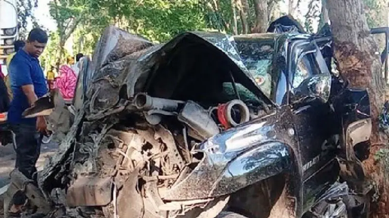 বাগেরহাটে সড়ক দুর্ঘটনায় নিহত ১, আহত ৫ বাগেরহাটে সড়ক দুর্ঘটনায় নিহত ১, আহত ৫