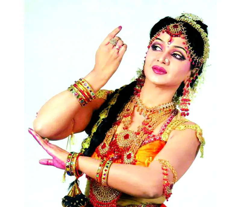 দিন দিন অনুষ্ঠান কমছে দিন দিন অনুষ্ঠান কমছে