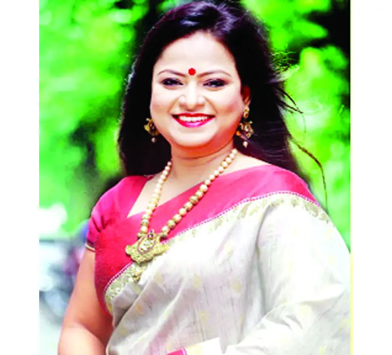 পূজায় চম্পা বণিক পূজায় চম্পা বণিক