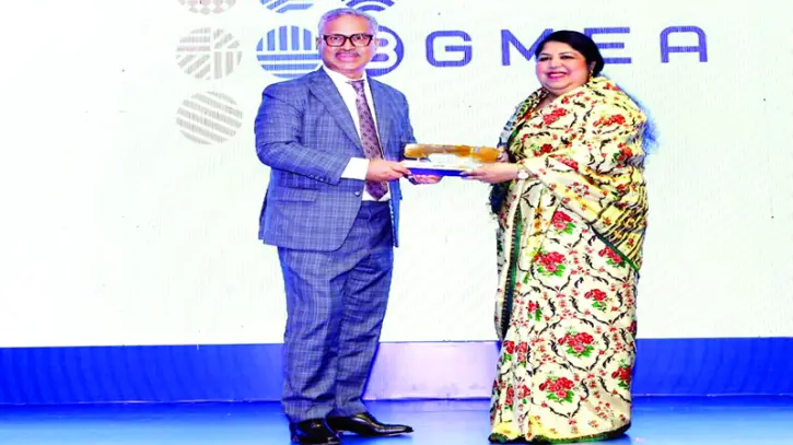 ২০৩০ সালে পোশাক পণ্য রফতানি আয় হবে ১০০ বিলিয়ন ডলার ২০৩০ সালে পোশাক পণ্য রফতানি আয় হবে ১০০ বিলিয়ন ডলার