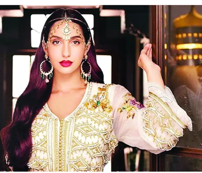 আসছেন নোরা ফাতেহি আসছেন নোরা ফাতেহি