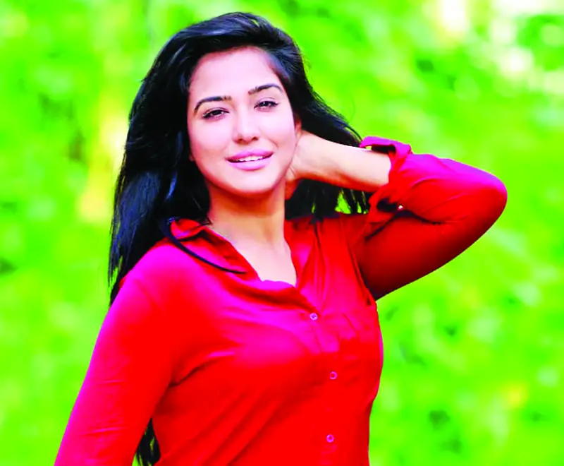 আফ্রি সেলিনার রংবাজি আফ্রি সেলিনার রংবাজি
