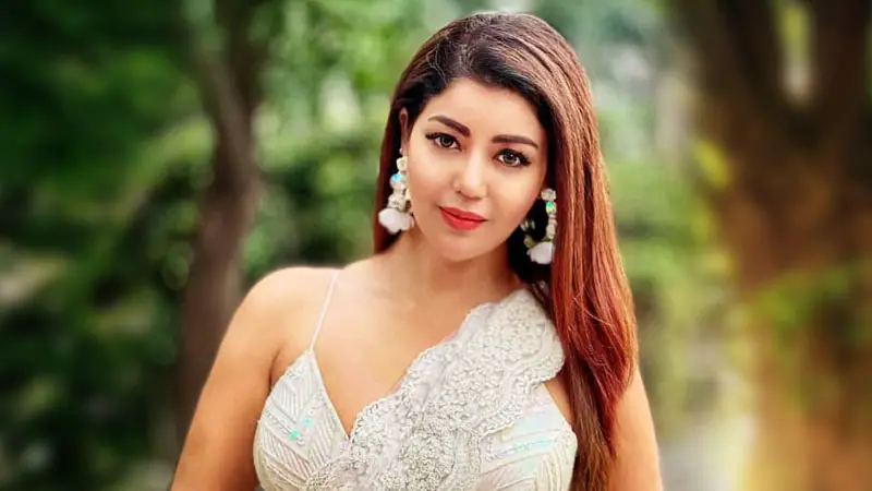 অন্তঃসত্ত্বা হয়েও ঋতুস্রাব বন্ধ হয়নি অভিনেত্রী দেবিনার! অন্তঃসত্ত্বা হয়েও ঋতুস্রাব বন্ধ হয়নি অভিনেত্রী দেবিনার!