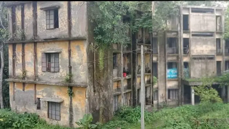 নির্মাণের ত্রিশ বছরেও চালু হয়নি ছাত্রাবাস নির্মাণের ত্রিশ বছরেও চালু হয়নি ছাত্রাবাস