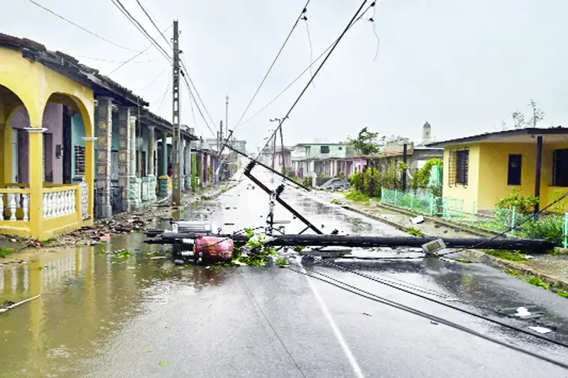 ইয়ানের আঘাতে বিদ্যুত বিচ্ছিন্ন কিউবা