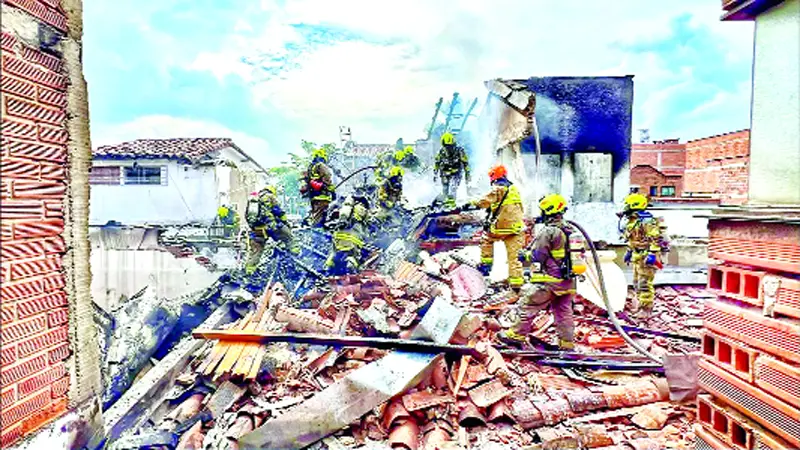 কলম্বিয়ায় বিমান বিধ্বস্ত, নিহত ৮ কলম্বিয়ায় বিমান বিধ্বস্ত, নিহত ৮