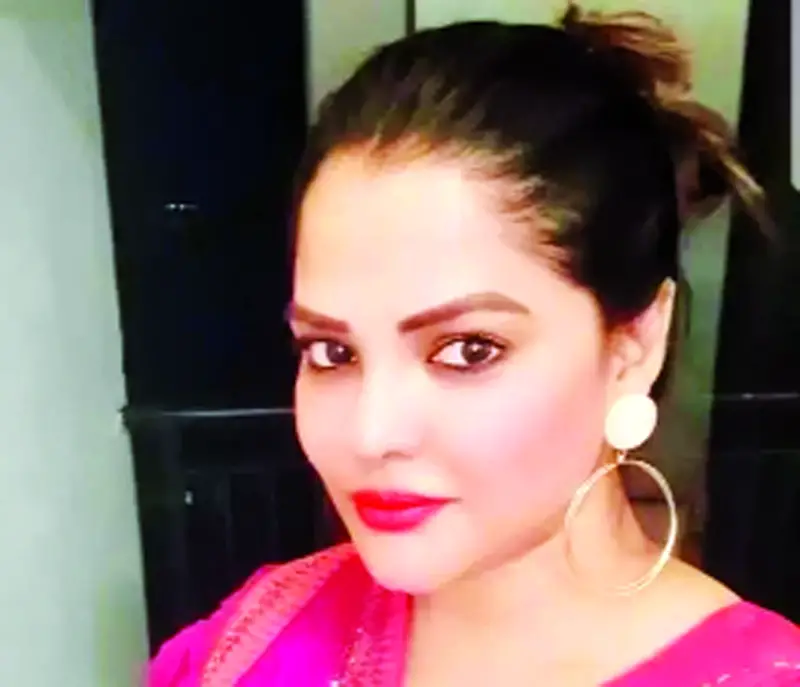 জেলেও সেলিব্রেটি অর্পিতা জেলেও সেলিব্রেটি অর্পিতা