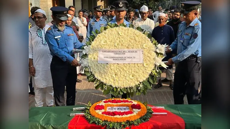 কিলো ফ্লাইটের যোদ্ধা গ্রুপ ক্যাপ্টেন (অব.) শামসুল আলমের প্রতি ভারতীয় হাইকমিশনের শ্রদ্ধা 