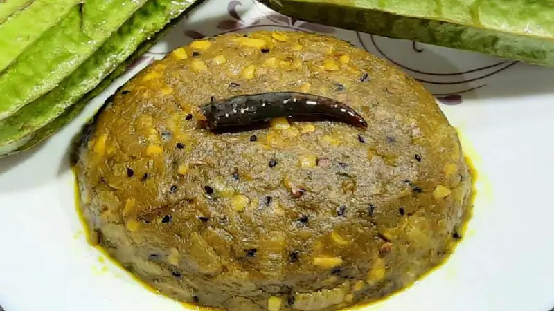 ঝিঙে ভর্তাতেই আঙুল চাটবেন অতিথিরা