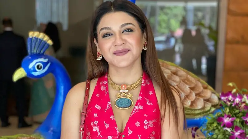 জয়ার ‘নকশিকাঁথার জমিন’ বার্সোলোনায় জয়ার ‘নকশিকাঁথার জমিন’ বার্সোলোনায়