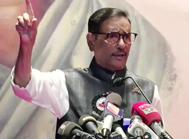 জাতীয় পতাকার সঙ্গে লাঠি নিয়ে রাস্তায় নামলে জবাব জাতীয় পতাকার সঙ্গে লাঠি নিয়ে রাস্তায় নামলে জবাব