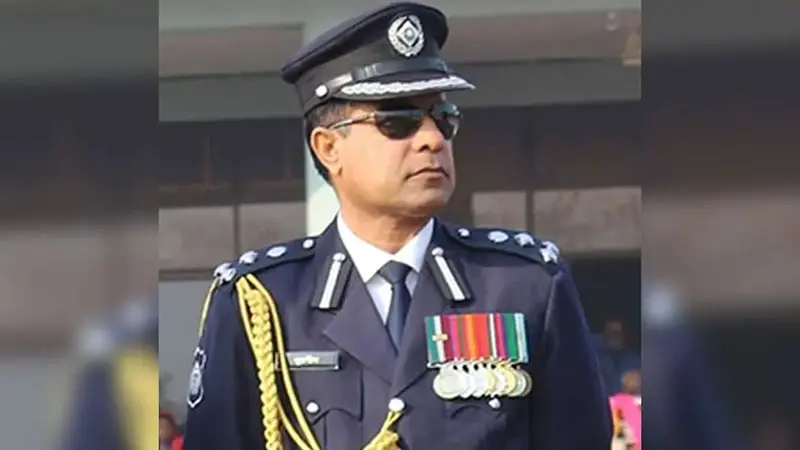 র্যাবের ডিজি হিসেবে এম খুরশীদ হোসেনের দায়িত্ব গ্রহণ র্যাবের ডিজি হিসেবে এম খুরশীদ হোসেনের দায়িত্ব গ্রহণ