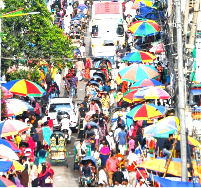 নারায়ণগঞ্জে সড়কে অবৈধ দোকান, তীব্র যানজট