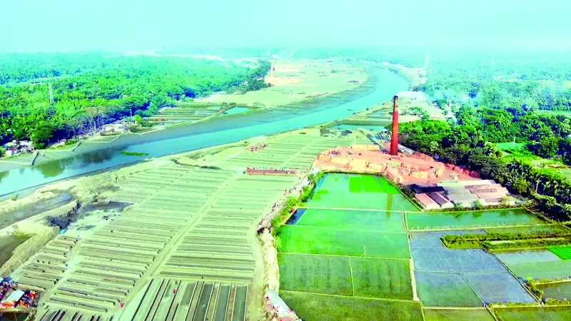 খুলনায় বেপরোয়া ১৪ ইটভাঁটি মালিক খুলনায় বেপরোয়া ১৪ ইটভাঁটি মালিক