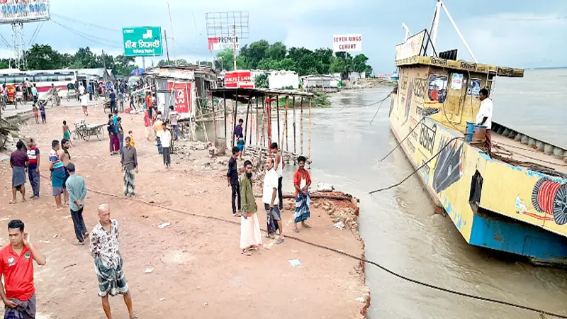 দৌলতদিয়া ৫নং ফেরি ঘাট আংশিক নদীগর্ভে