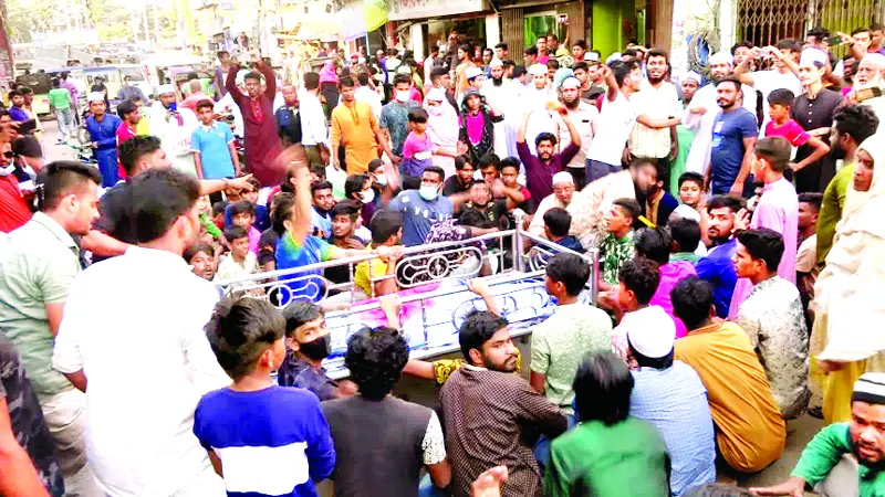 ব্রাহ্মণবাড়িয়ায় শিশুর লাশ নিয়ে সড়কে বিক্ষোভ