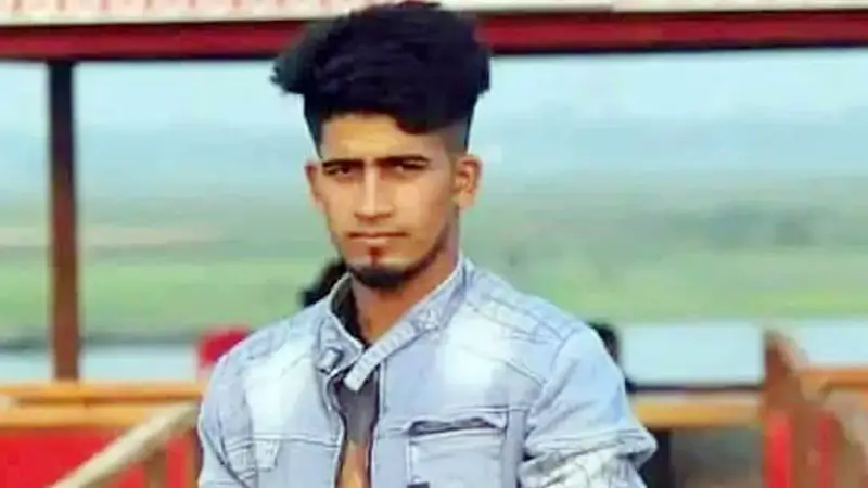 নিহত ছাত্রদল নেতার লাশ পল্টনে বিএনপির কার্যালয়ে নিহত ছাত্রদল নেতার লাশ পল্টনে বিএনপির কার্যালয়ে