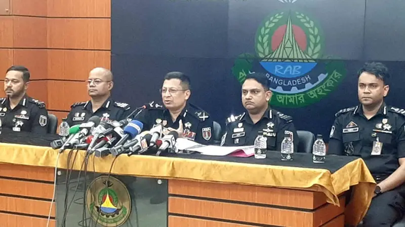 ‘দায়িত্বকালে ৩৬ হাজার মাদক কারবারিকে ধরেছি’ ‘দায়িত্বকালে ৩৬ হাজার মাদক কারবারিকে ধরেছি’