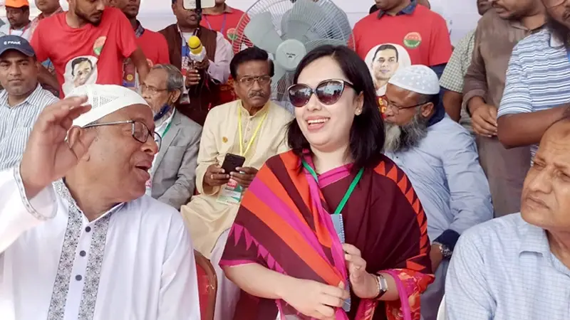 সমাবেশ থেকে রুমিন ফারহানাসহ অর্ধশতাধিকের মোবাইল চুরি সমাবেশ থেকে রুমিন ফারহানাসহ অর্ধশতাধিকের মোবাইল চুরি