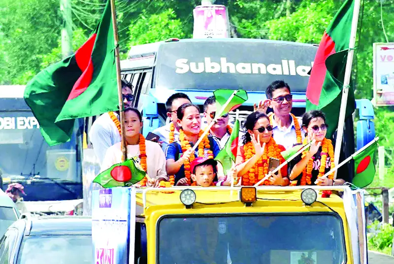 খাগড়াছড়িতে সংবর্ধিত মনিকা-মগিনীরা খাগড়াছড়িতে সংবর্ধিত মনিকা-মগিনীরা