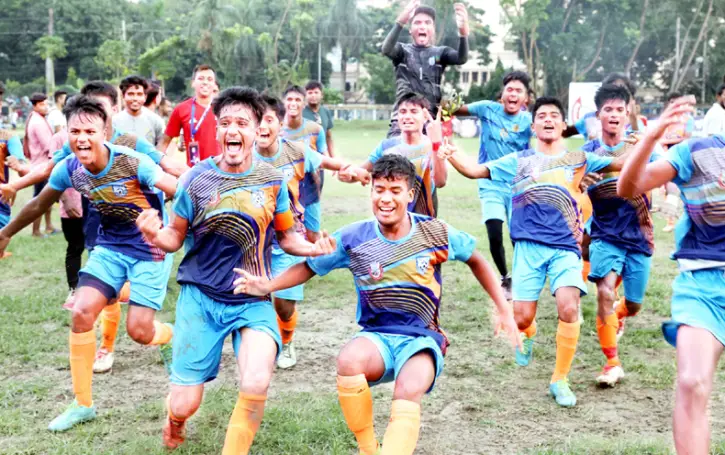 চ্যাম্পিয়ন নীলফামারীর ছমির উদ্দিন স্কুল চ্যাম্পিয়ন নীলফামারীর ছমির উদ্দিন স্কুল
