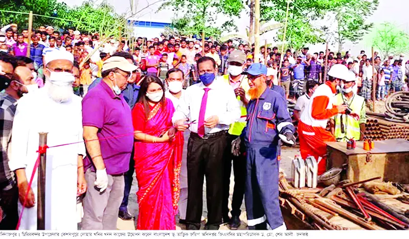 একের পর এক লৌহ খনি একের পর এক লৌহ খনি