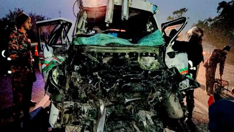 জাজিরায় সড়ক দুর্ঘটনায় নিহত ৬ জাজিরায় সড়ক দুর্ঘটনায় নিহত ৬