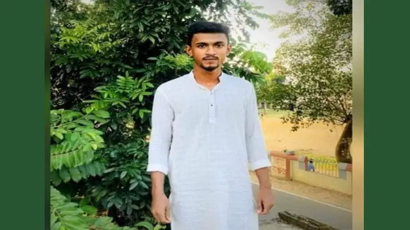 ফটিকছড়িতে আম পাড়তে গিয়ে যুবকের মৃত্যু ফটিকছড়িতে আম পাড়তে গিয়ে যুবকের মৃত্যু