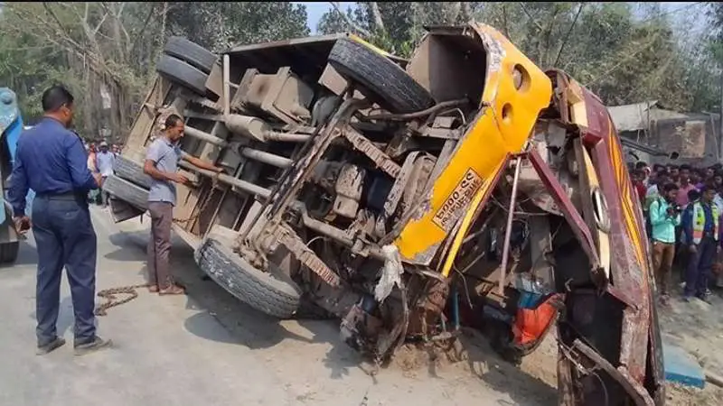 রংপুরের গঙ্গাচড়ায় বাস উল্টে নিহত ২ রংপুরের গঙ্গাচড়ায় বাস উল্টে নিহত ২