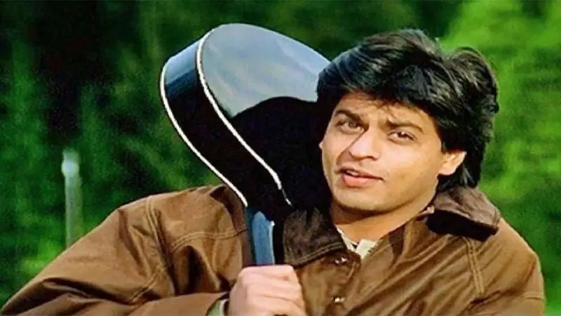 ২৫ বছর পর্যন্ত নিজের হাতে খেতেন না শাহরুখ, কে খাইয়ে দিতেন জানেন? ২৫ বছর পর্যন্ত নিজের হাতে খেতেন না শাহরুখ, কে খাইয়ে দিতেন জানেন?