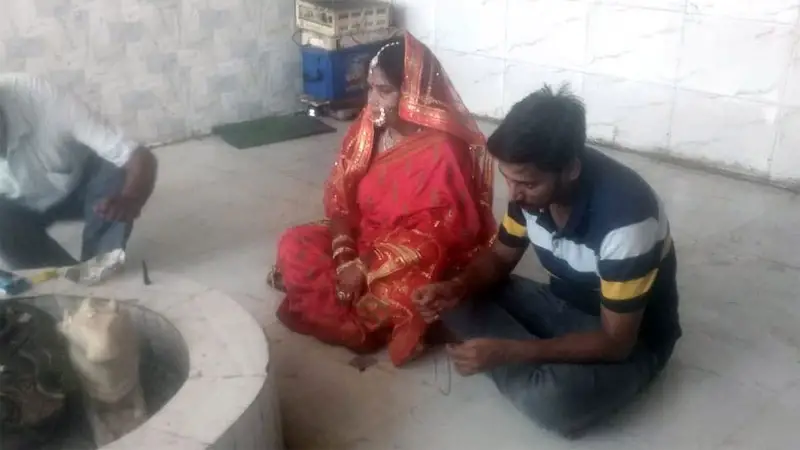 লুকিয়ে পালাচ্ছিলেন বর, ২০ কিলোমিটার ধাওয়া করে বিয়ে করলেন কনে লুকিয়ে পালাচ্ছিলেন বর, ২০ কিলোমিটার ধাওয়া করে বিয়ে করলেন কনে