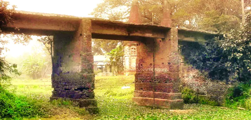 কটিয়াদীতে ভাঙা সেতু দিয়ে যাতায়াত করে ২০ গ্রামের মানুষ কটিয়াদীতে ভাঙা সেতু দিয়ে যাতায়াত করে ২০ গ্রামের মানুষ
