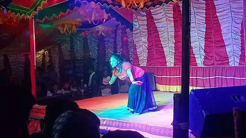 কেশবপুরে মধুমেলায় চলছে যুবতী মেয়েদের অশ্লীল নাচ কেশবপুরে মধুমেলায় চলছে যুবতী মেয়েদের অশ্লীল নাচ