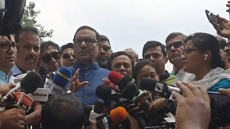 দেশের ক্ষমতার মালিক বিদেশিরা নয় দেশের ক্ষমতার মালিক বিদেশিরা নয়