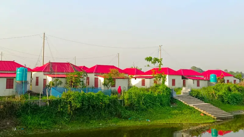 দাউদকান্দিতে পাল্টে গেছে গৃহহীনদের জীবন দাউদকান্দিতে পাল্টে গেছে গৃহহীনদের জীবন