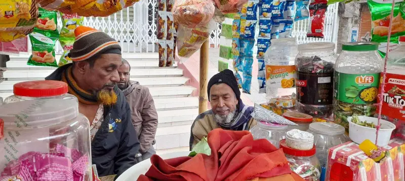 আসন ছেড়ে দেওয়া বিএনপির এমপি জাহিদুর ভোটের দিনে খোশগল্পে আসন ছেড়ে দেওয়া বিএনপির এমপি জাহিদুর ভোটের দিনে খোশগল্পে