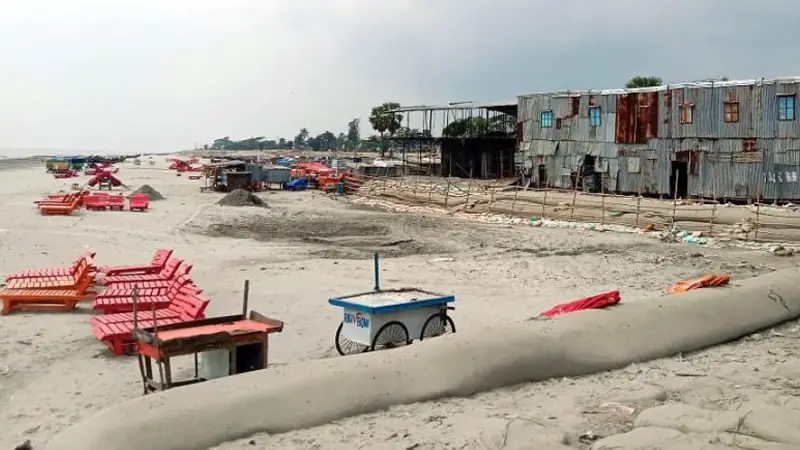 কুয়াকাটা সৈকতে পর্যটকের ওয়াকিং জোনে ঝুকিপূর্ণ স্থাপনা কুয়াকাটা সৈকতে পর্যটকের ওয়াকিং জোনে ঝুকিপূর্ণ স্থাপনা