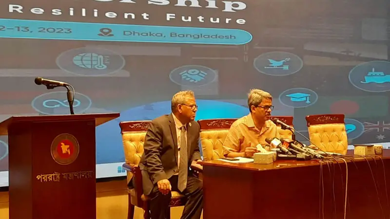 সুদান থেকে ৫৫৫ বাংলাদেশিকে ফিরিয়ে আনছে সরকার সুদান থেকে ৫৫৫ বাংলাদেশিকে ফিরিয়ে আনছে সরকার
