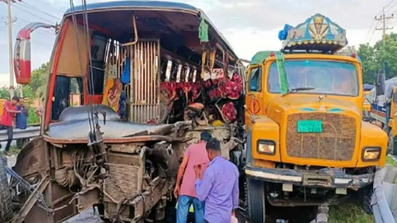 ঢাকা-টাঙ্গাইল মহাসড়কে বছরে সড়ক দুর্ঘটনায় ২২৯ জন নিহত ঢাকা-টাঙ্গাইল মহাসড়কে বছরে সড়ক দুর্ঘটনায় ২২৯ জন নিহত