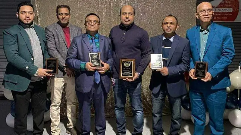 সাংবাদিক তুহিনকে গালা-২০২৩ অ্যাওয়ার্ড প্রদান সাংবাদিক তুহিনকে গালা-২০২৩ অ্যাওয়ার্ড প্রদান