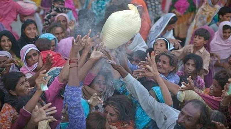 পাকিস্তানে বিনামূল্যে আটা নিতে গিয়ে নিহত ২, আহত ৫৬ পাকিস্তানে বিনামূল্যে আটা নিতে গিয়ে নিহত ২, আহত ৫৬